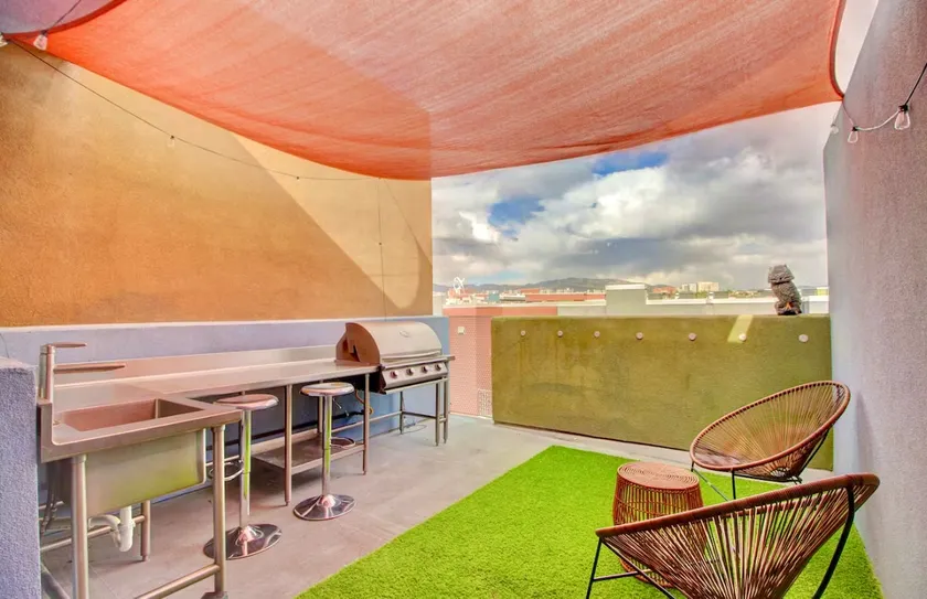 Safari Treehouse 4 Levels 2bd1.5 Bath Rooftop deck - Image 1