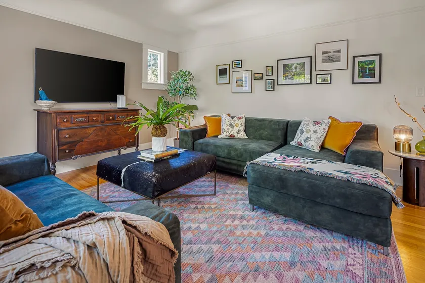 The Orchard Luxe - Walking Distance to UO - Image 1