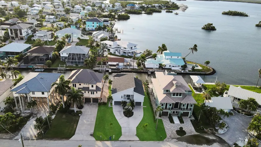 Beach House - Image 1