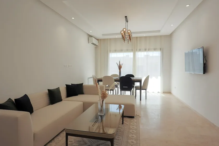Spacious 3-Bedroom Apartment in the Heart of Tunis - Image 1