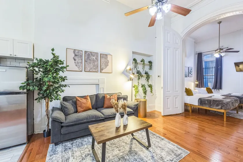 Quaint & Cozy Center City 1BR | Sleeps 4! - Image 1