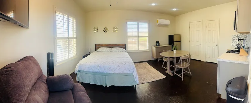 Nopalito Guesthouse - Image 1