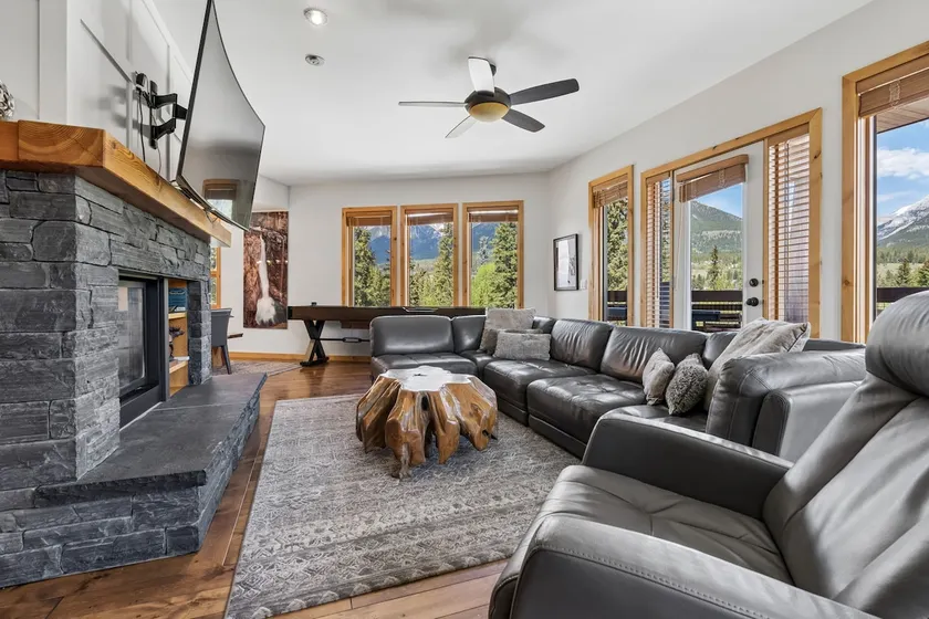 Rundle Cliffs Lodge em Canmore de Spring Creek Mountain Village - Image 1