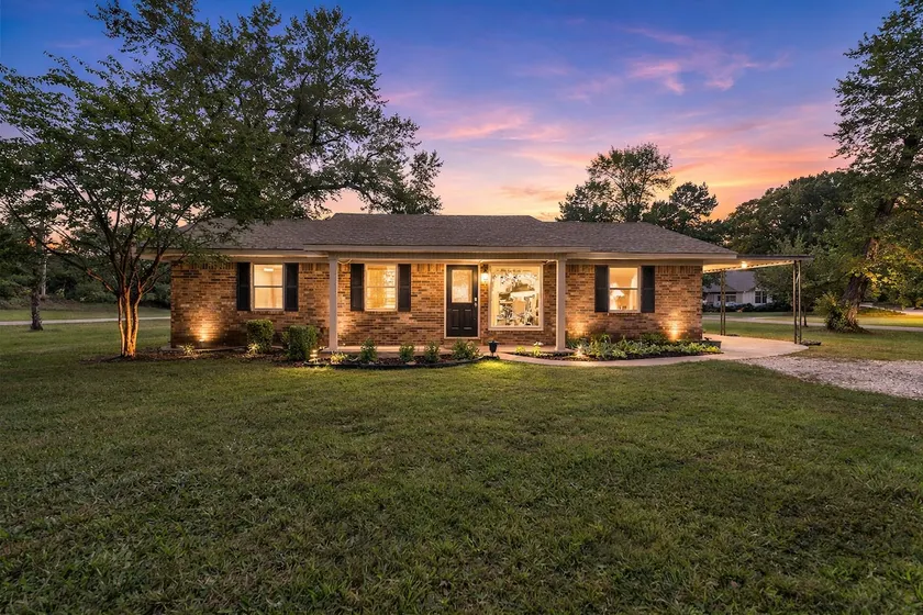 1-Acre Retreat, Fire Pit, Near ASU & Hospital - Image 1