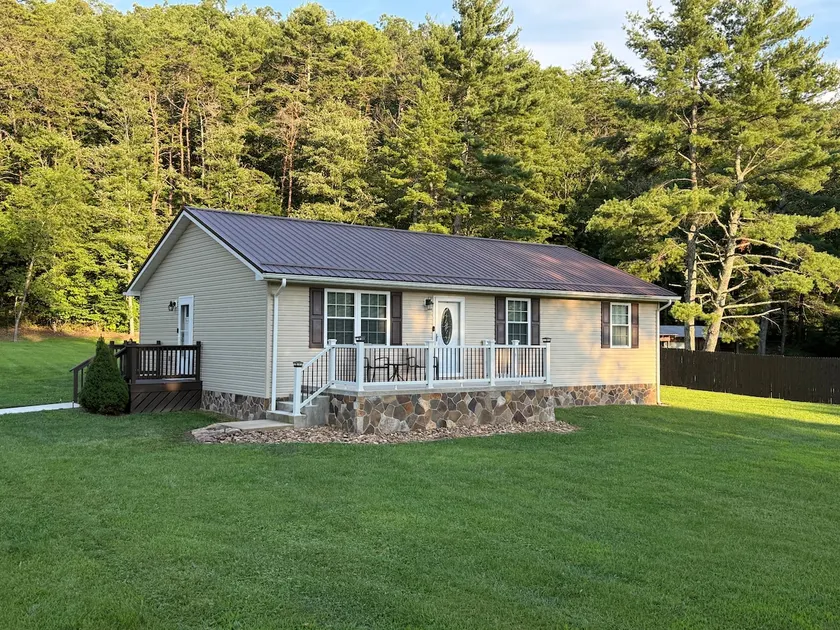 Peaceful 3BR Retreat | Home Away from Home - Image 1
