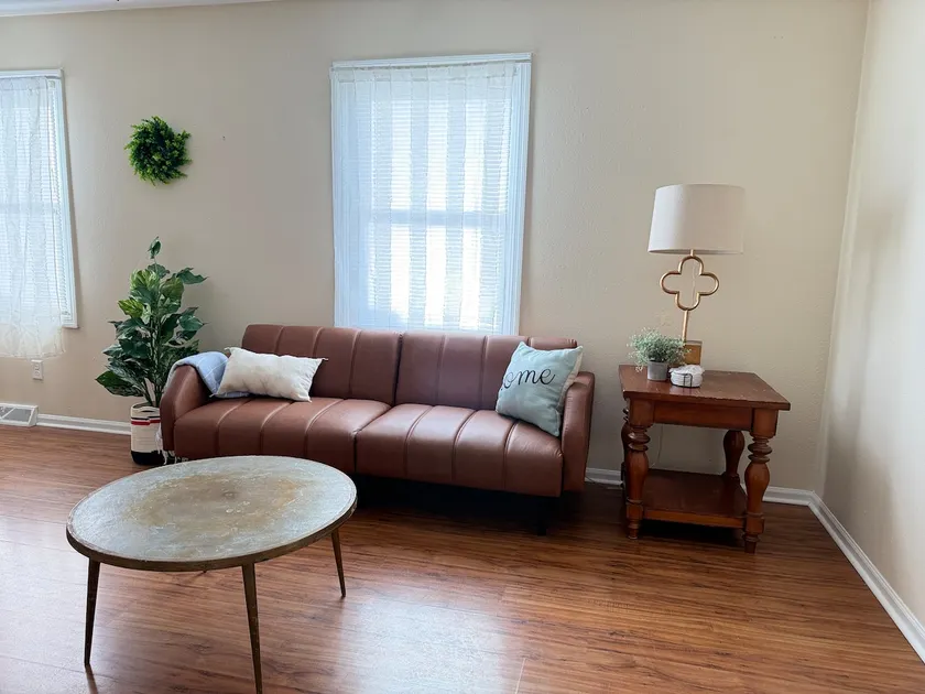 Cozy Central Duplex Retreat - Image 1
