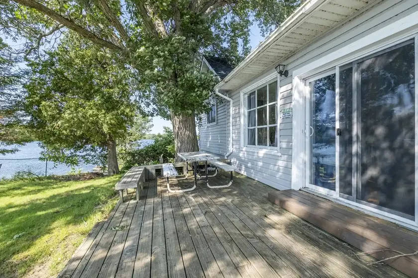 Waterfront Main House with Hot Tub & Sauna - Image 1