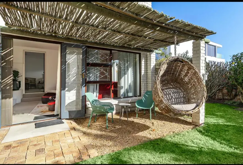 Quiet Garden Cottage | Walk to Camps Bay Beach - Image 1