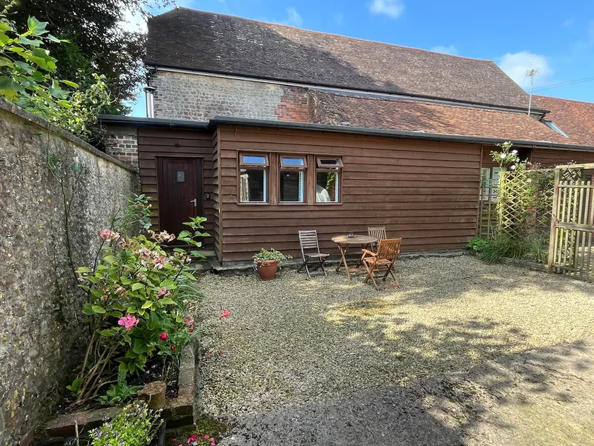 The Guest house at the Old Manor - Image 1