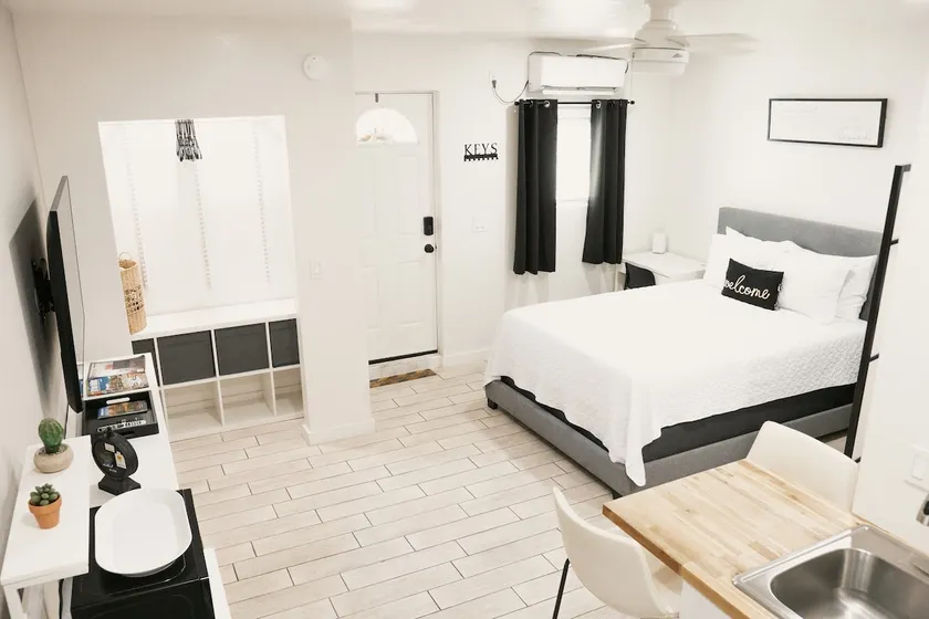 Chandler Studio-Prime Location! - Image 1