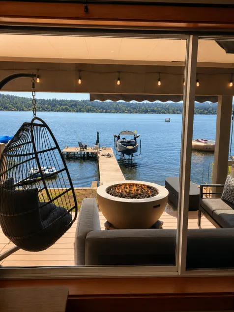 Lakeside Haven - Image 1