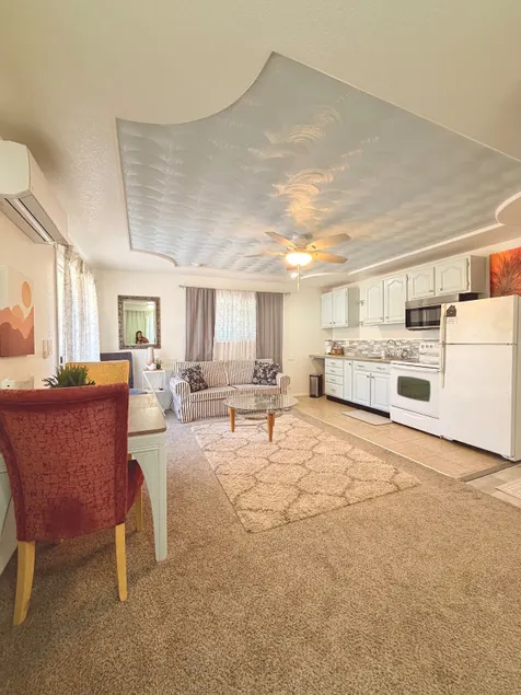 1bedroom apartment with balcony - Image 1