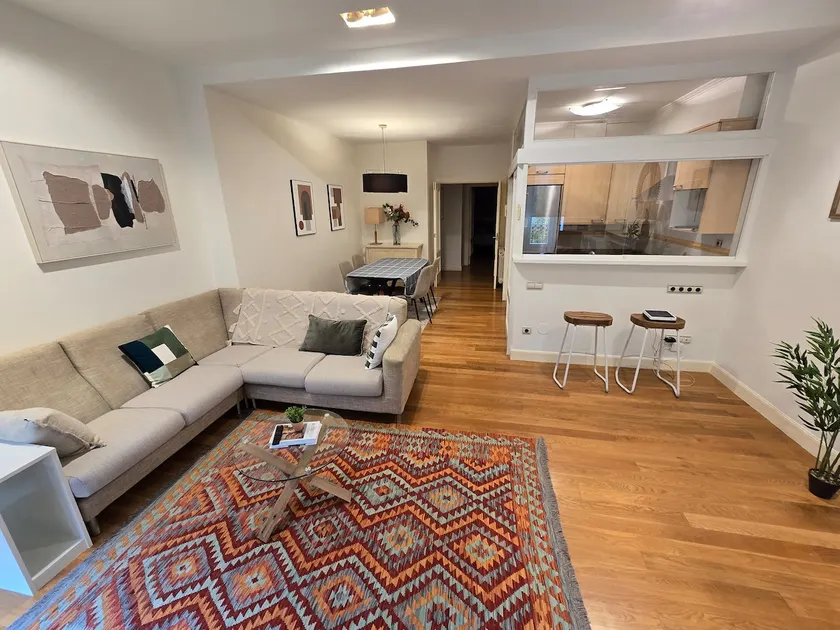 Downtown elegance space with AC - Image 1