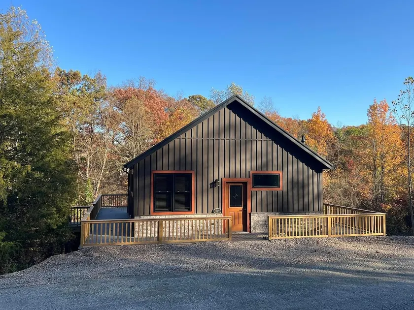 Wilderness Luxury Cabin - Image 1