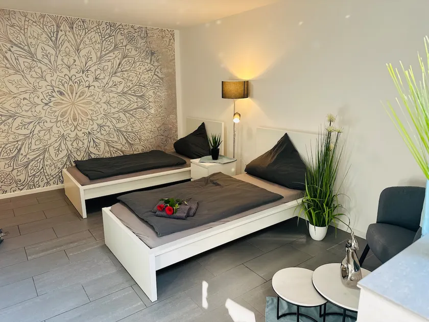 Apartment 5 - Image 1