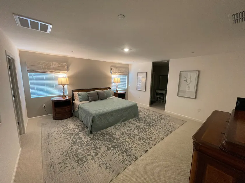 Modern 3 bedroom, Office, 2.5 bath home - Image 1