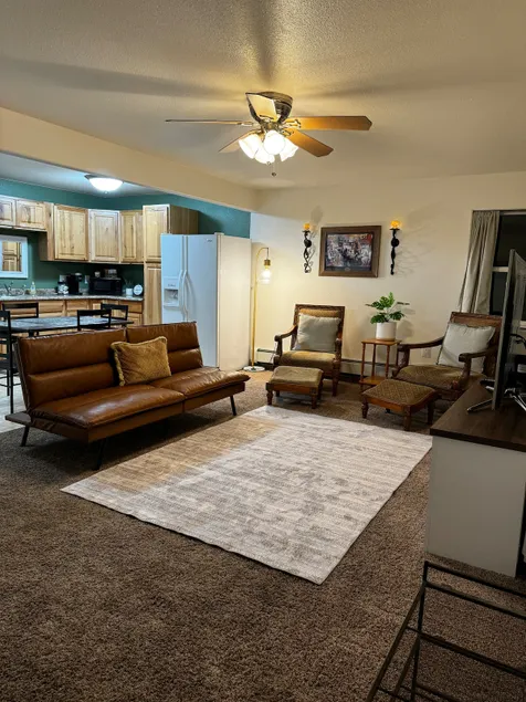 Heart of Fairbanks, Prime location, Cozy get away! - Image 1