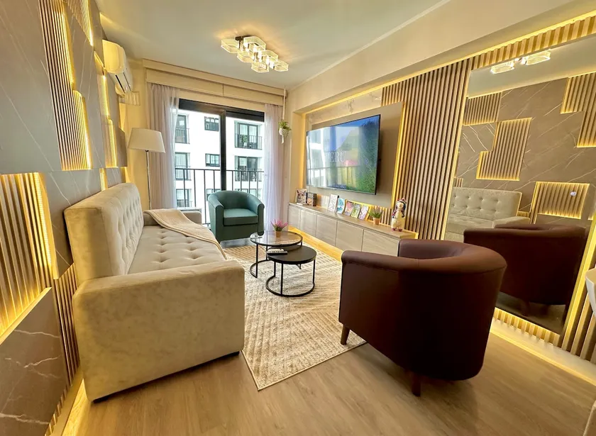 Llamita's Home Luxury 17/ The Luxurious Llamita 17 - Image 1
