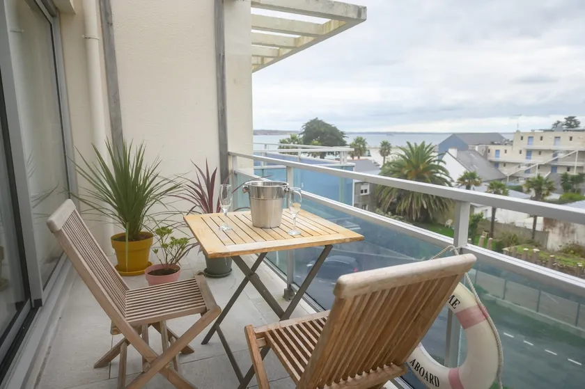 Le Trez’ Sea-view apartment, beach and GR34 hiking trail within walking distance - Image 1