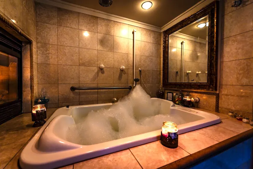 Romantic spa like experience, Riverfront boat slip - Image 1