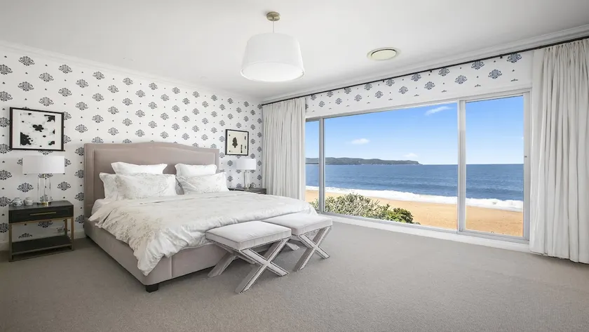 Beachfront, 5 Bedrooms, 5 Bathroooms! - Image 1