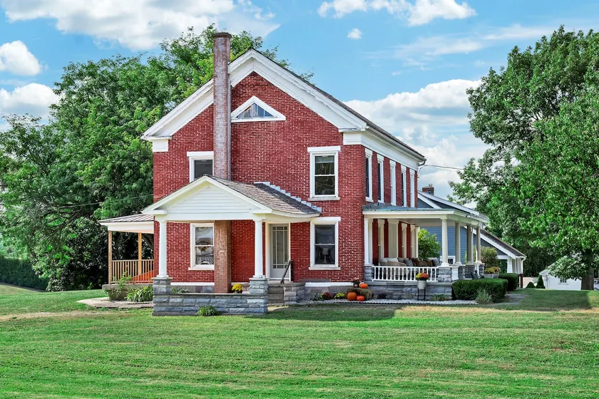 Renovated 1800s Brick Farmhouse in Granville - Image 1