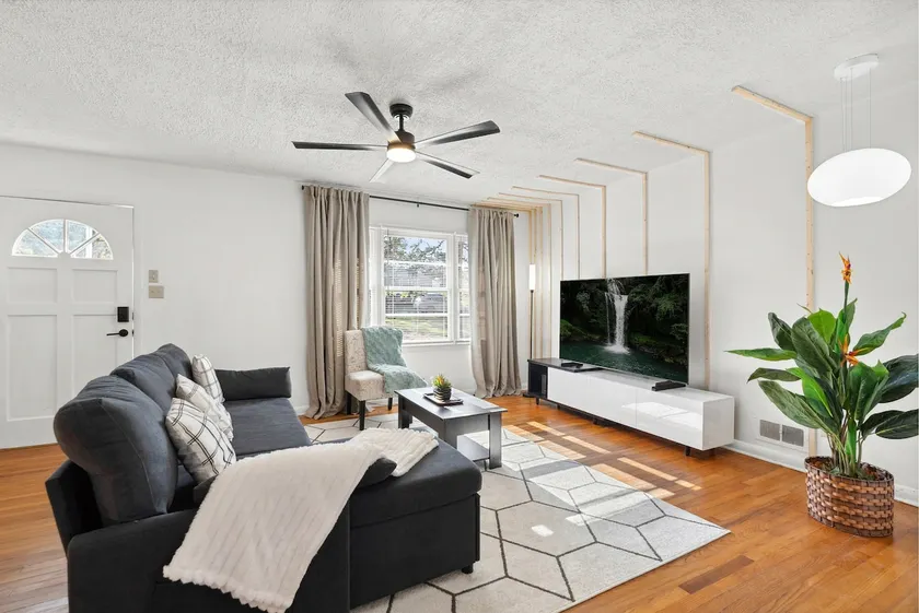 Modern & Cozy | Near Downtown | 75” TV + Fast WiFi - Image 1