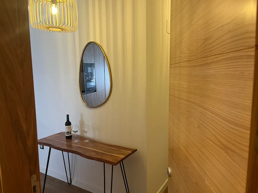 A bright apartment with mountain views - Image 1