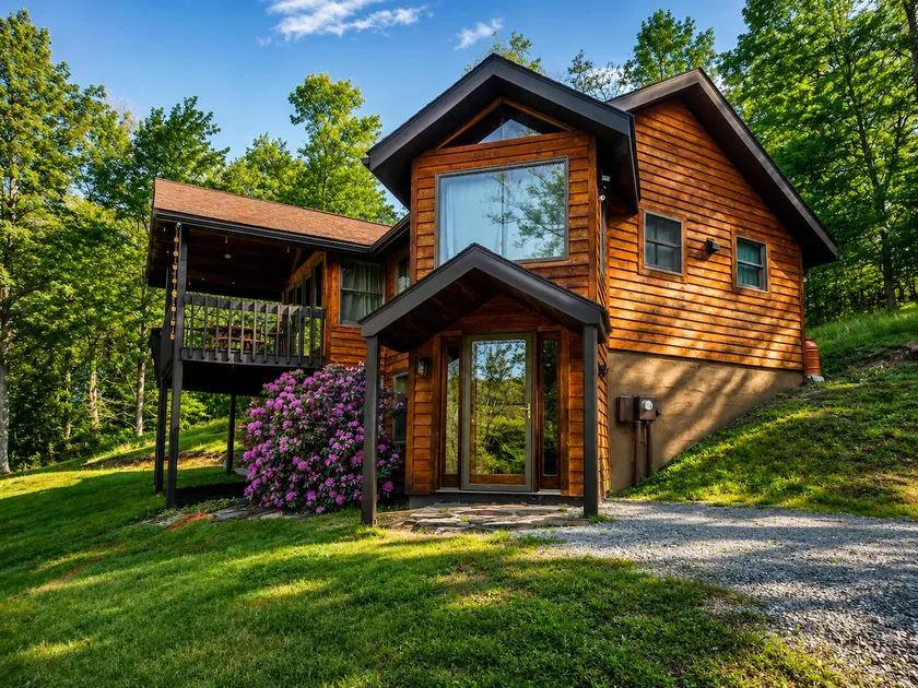 Mountain Lodge-Fallingwater, Ohiopyle, State Parks - Image 1