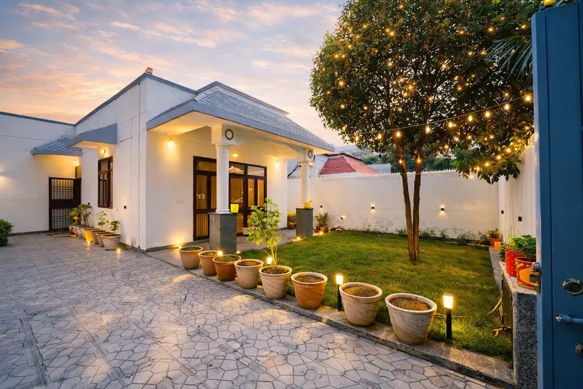 Garden Villa (200 meters from Expo Mart) - Image 1