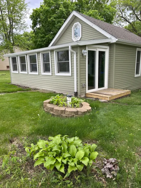 Lucky Loon! Dock, fire pit, & beautiful lake view! - Image 1