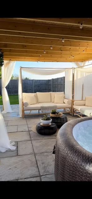 Luxury Cosy Private Gated Barn with Hot tub - Image 1