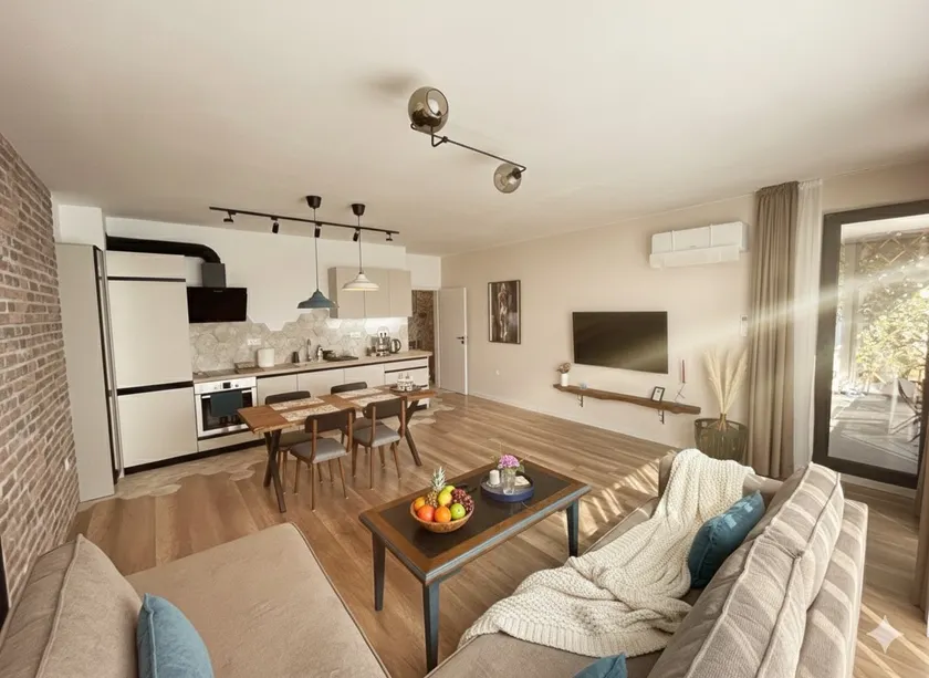 Platinum Lux 3 Rooms Unit - City Center - Image 1