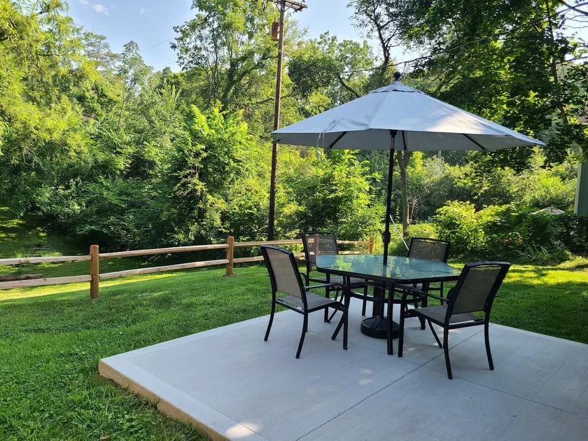 Cozy Ann Arbor 2BR- 3 mi from UM Campus & Stadium - Image 1