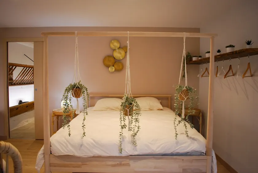 Charming Accommodation - Tastefully Renovated - Swimming Pool - Image 1