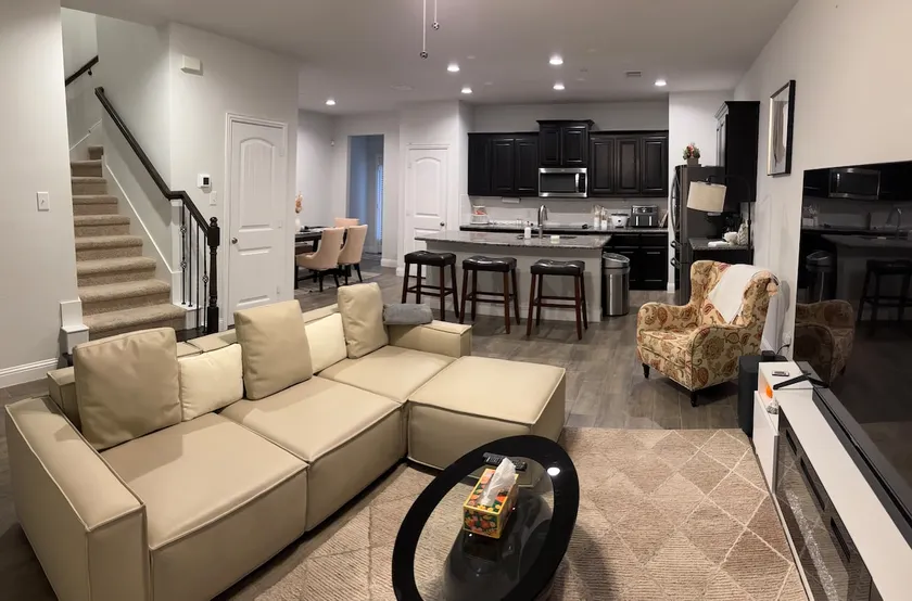 Lovely 4bed 3bath home: Weekly Discount! - Image 1
