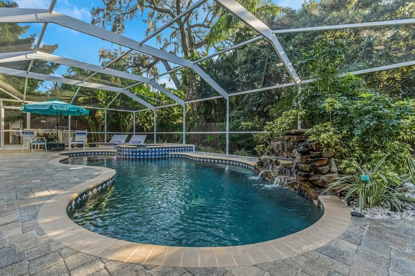 Lazy Lizard Villa! With Heated Pool/Spa/ Waterfall - Image 1