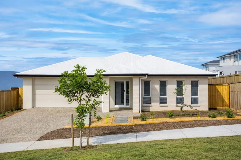 Brand New 4 Bedroom Belleview House near Ipswich - Image 1