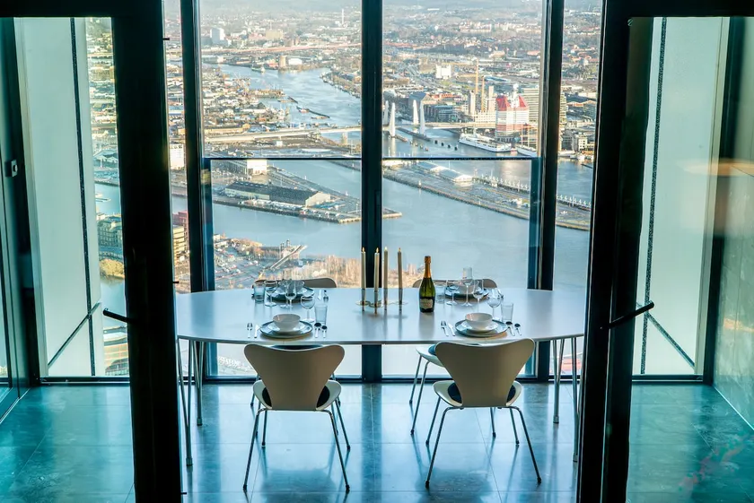 Penthouse Suite 70th floor Karlatornet Gothenburg - Image 1