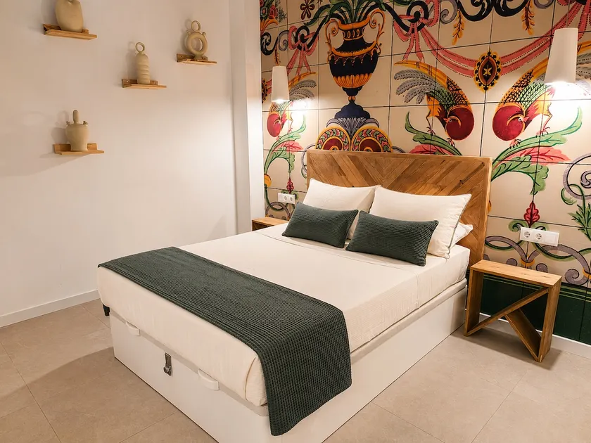 Ceramic Home | 4 Guests | AC WiFi | Free Bikes - Image 1