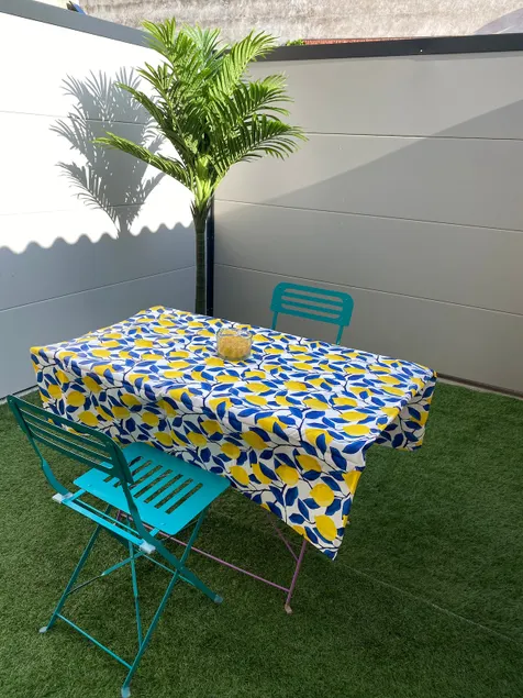 Studio with terrace in Fontannes center - Image 1