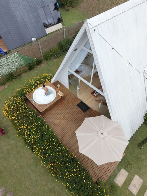 Luxury White Cabin - Image 1