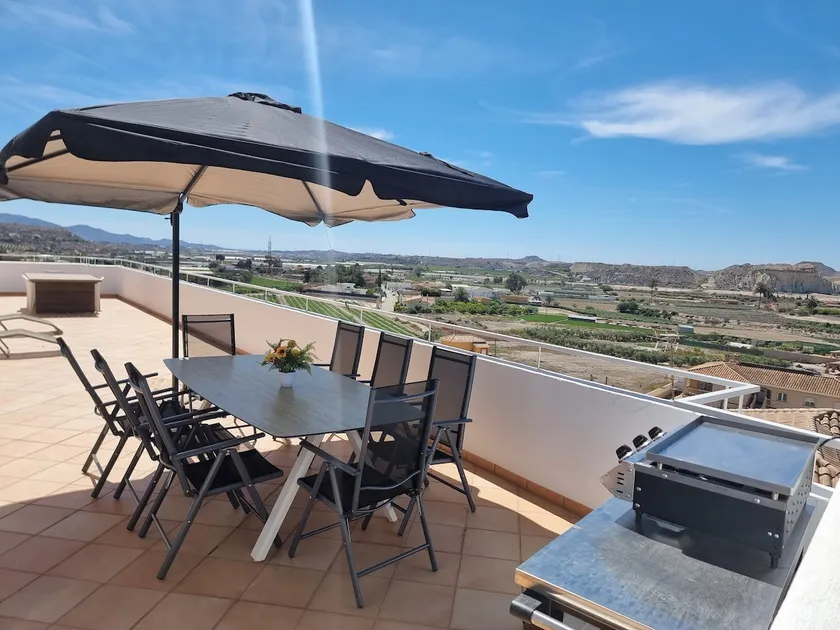 Villa with air conditioning, pool and terrace - Image 1