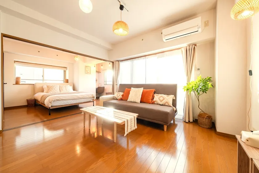 5-minute walk from Kagoshima Chuo Station / Relaxing room with a bohemian style / Spacious 40 m² / Up to 6 people - Image 1