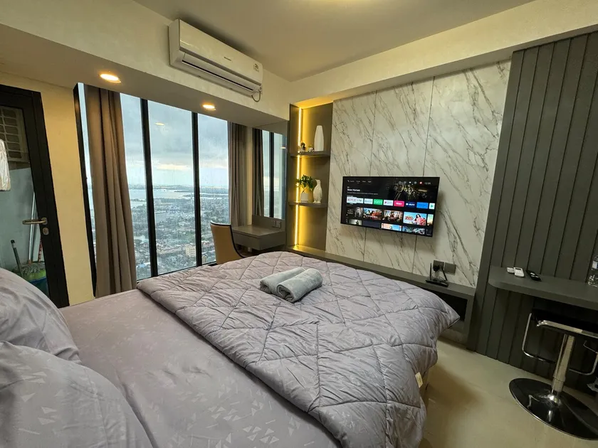 City Sea View Stunning Apartment - Image 1