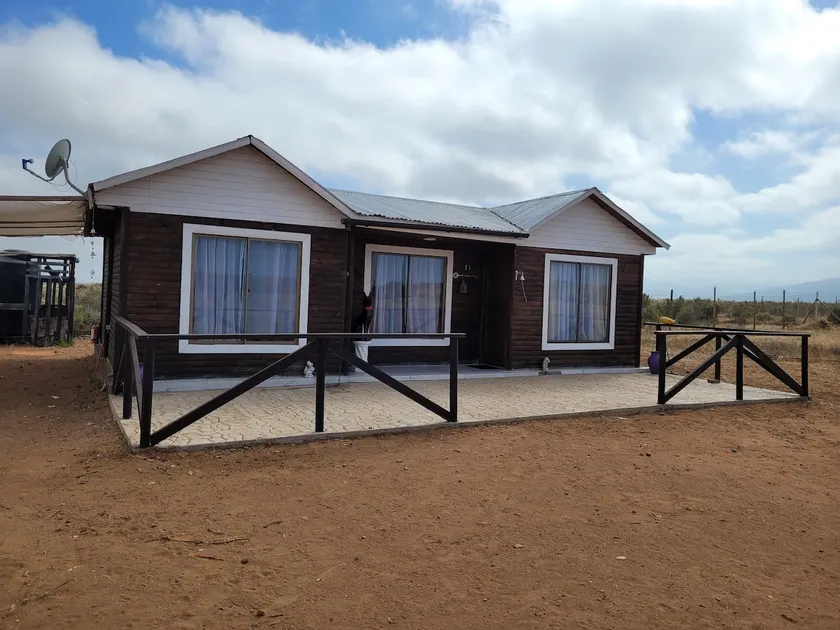 Cozy Self-Sustainable Cabin in Tongoy - Image 1