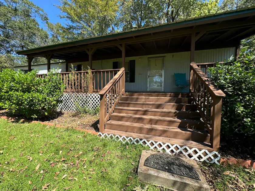 Fisher/hunter waterfront retreat - Image 1