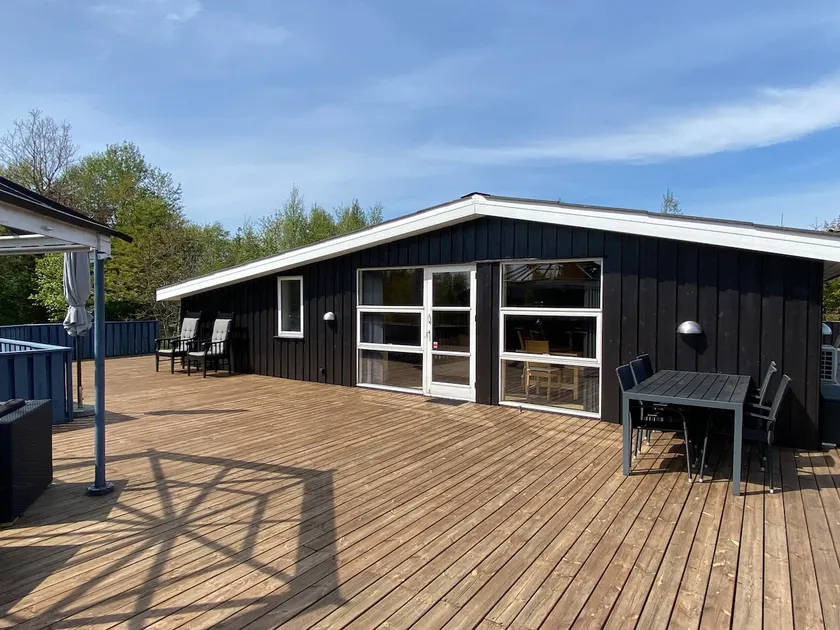 Summer house close to beach and nature - Image 1