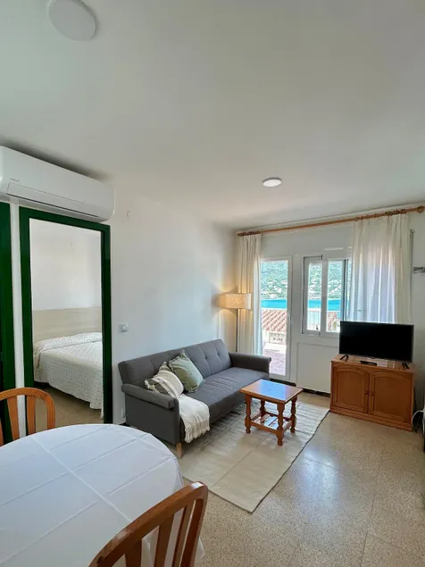 Ideal studio for a couple - Image 1