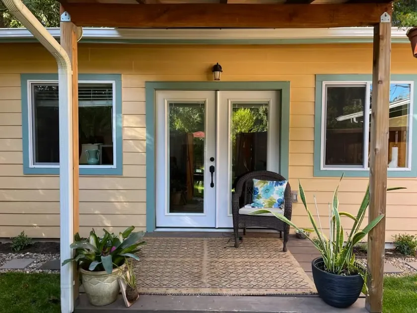 City Cottage with Country Feel - Image 1